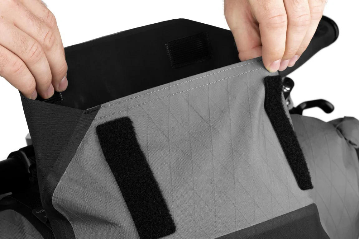 APIDURA BACKCOUNTRY ACCESSORY POCKET 4L - Image 4