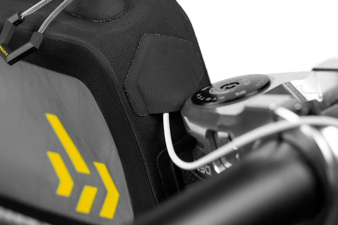 APIDURA BACKCOUNTRY LONG TOP TUBE PACK 1,8L - Image 4