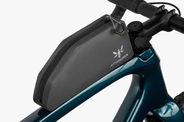 APIDURA EXPEDITION BOLT-ON TOP TUBE PACK 1L - Image 3