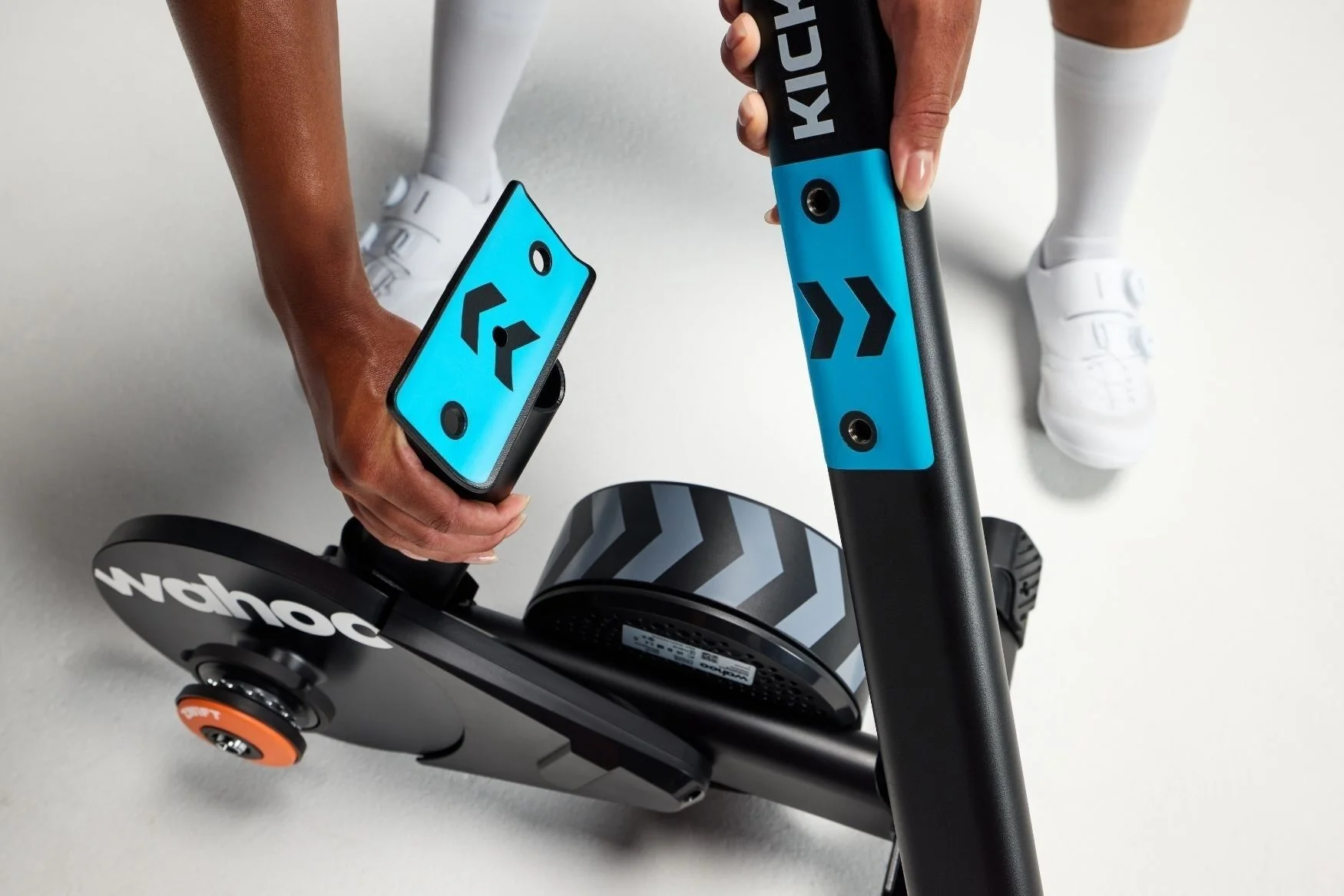 Trenażer Wahoo KICKR CORE 2 (ZWIFT Cog & Click) - Image 9